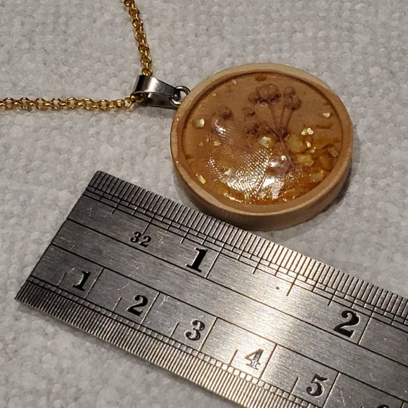 Dried Flower Boho Necklace Resin Disk Pendant Handmade New 18 inch chain NWOT - Picture 3 of 11
